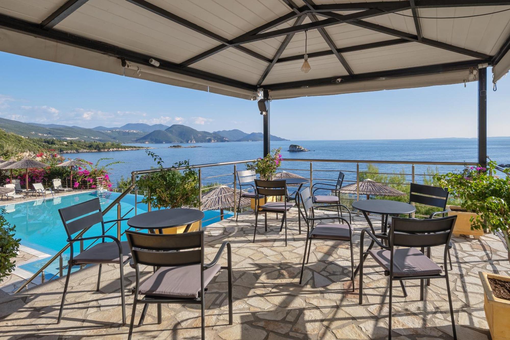 Costa Smeralda Sivota  Luaran gambar